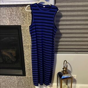 Old Navy sleeveless maxi dress